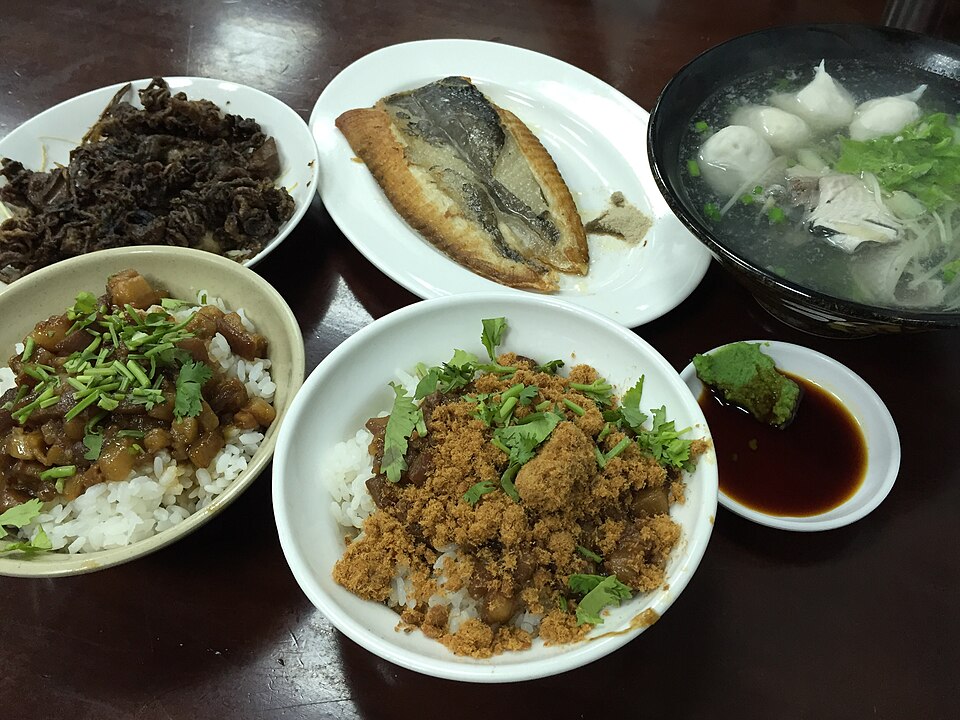 Wang Shih Fish Skin Dishes (王氏魚皮)