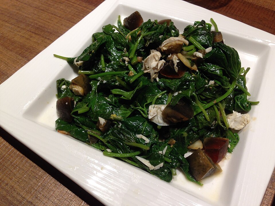 Greens with three kinds of egg