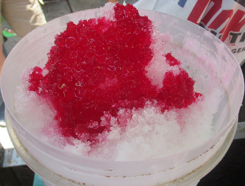 Strawberry milk ice