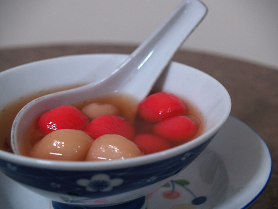 Tangyuan (sweet rice-ball soup)