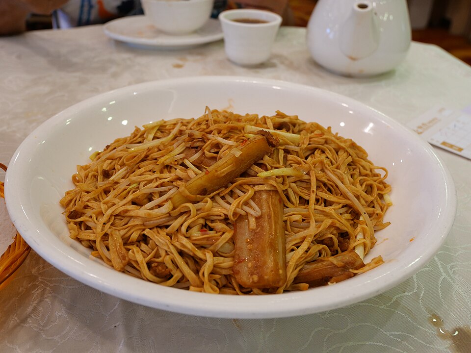 Yi mein (yi-mian noodles)