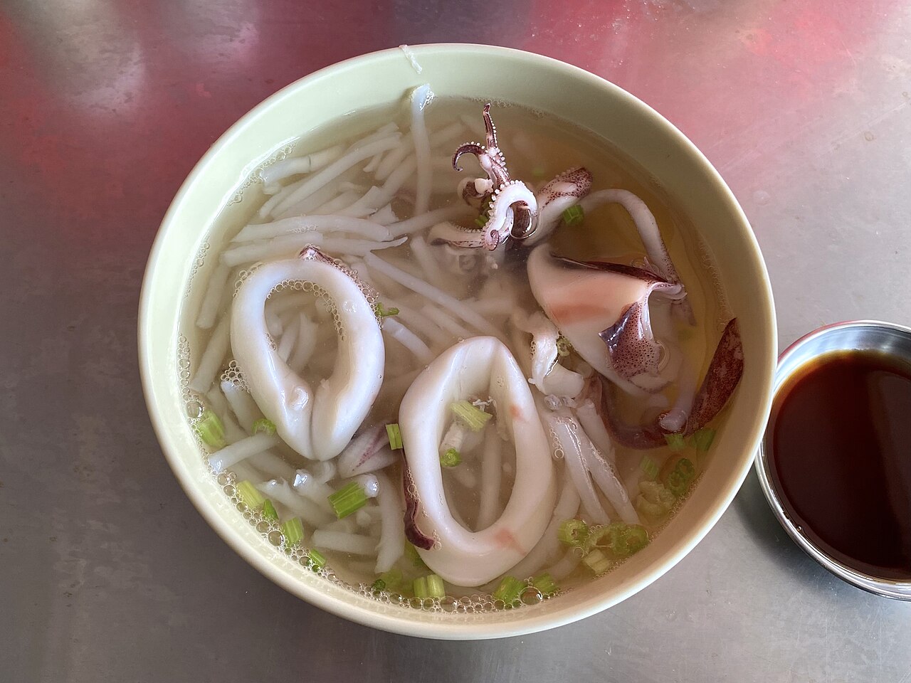 Yeh Jia Calamari Rice Noodle Soup (葉家小卷米粉)